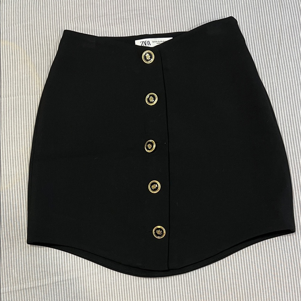 Zara Black Buttoned Women's Skirt